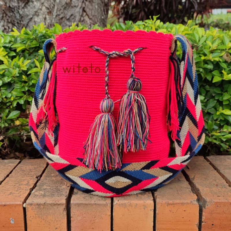 MOCHILA WAYUU FRESA MOTIVO 1